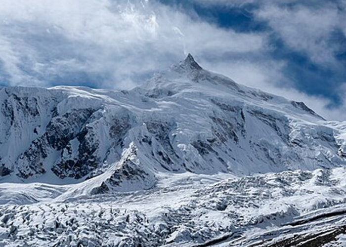 manaslu treks