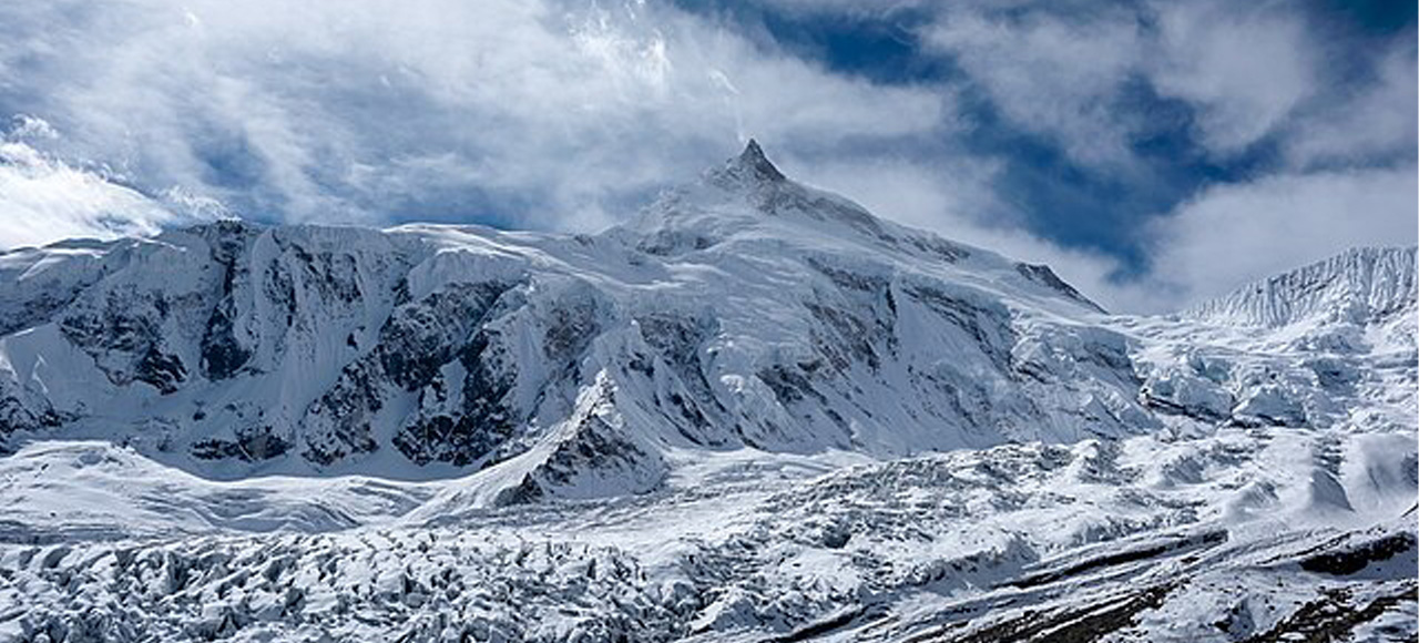 manaslu treks